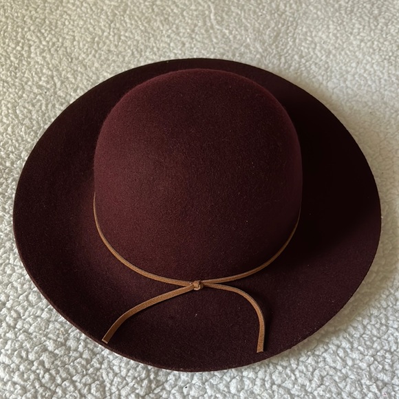 Plum Fall/Winter Wool Hat - Picture 1 of 4